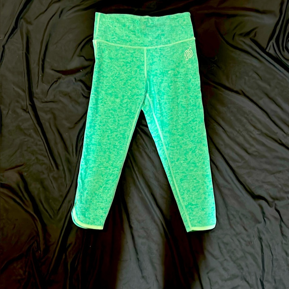 Peloton dream blend fabric capri leggings size medium